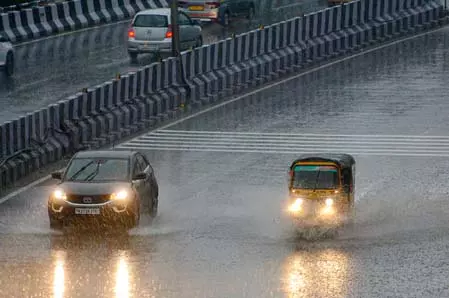 तमिलनाडु के पश्चिमी घाटों में मध्यम बारिश की संभावना, शेष क्षेत्रों में सूखा रहने की संभावना तमिलनाडु के पश्चिमी घाटों में मध्यम बारिश की संभावना, शेष क्षेत्रों में सूखा रहने की संभावना