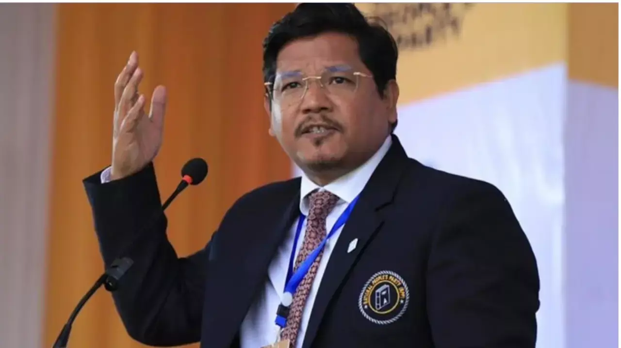 Arunachal की महिलाओं द्वारा दिल्ली में नस्लीय दुर्व्यवहार का आरोप लगाने के बाद मेघालय के CM संगमा Arunachal की महिलाओं द्वारा दिल्ली में नस्लीय दुर्व्यवहार का आरोप लगाने के बाद मेघालय के CM संगमा
