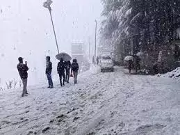 Jammu Kashmir Weather: शुष्क मौसम के बीच बारिश की आहट Jammu Kashmir Weather: शुष्क मौसम के बीच बारिश की आहट
