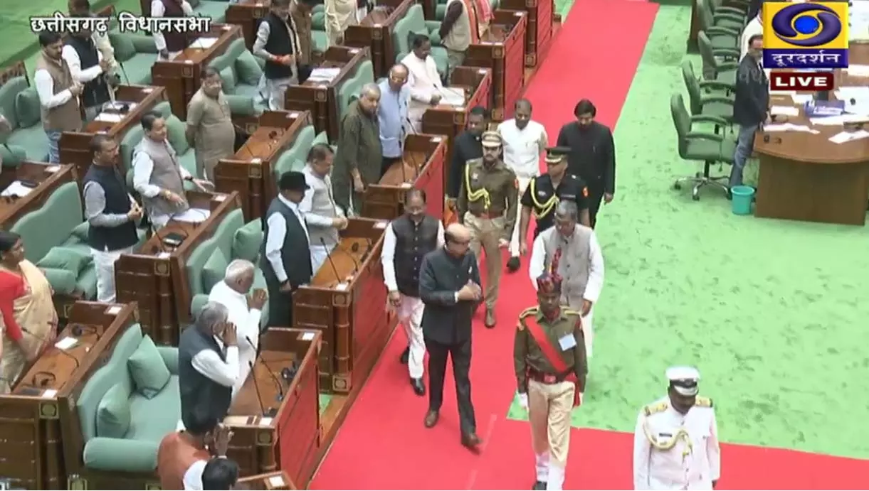 बजट सत्र 26-27, मंत्री ओपी ने आर्थिक सर्वेक्षण रिपोर्ट पेश की बजट सत्र 26-27, मंत्री ओपी ने आर्थिक सर्वेक्षण रिपोर्ट पेश की