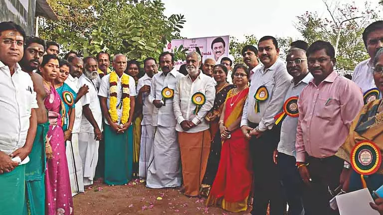 Erode में दुनिया की सबसे ऊंची मुरुगन मूर्ति की नींव रखी गई Erode में दुनिया की सबसे ऊंची मुरुगन मूर्ति की नींव रखी गई