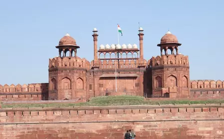 लाल किला और सचिवालय को बम से उड़ाने की धमकी, खालिस्तानी ग्रुप से आया ई-मेल लाल किला और सचिवालय को बम से उड़ाने की धमकी, खालिस्तानी ग्रुप से आया ई-मेल