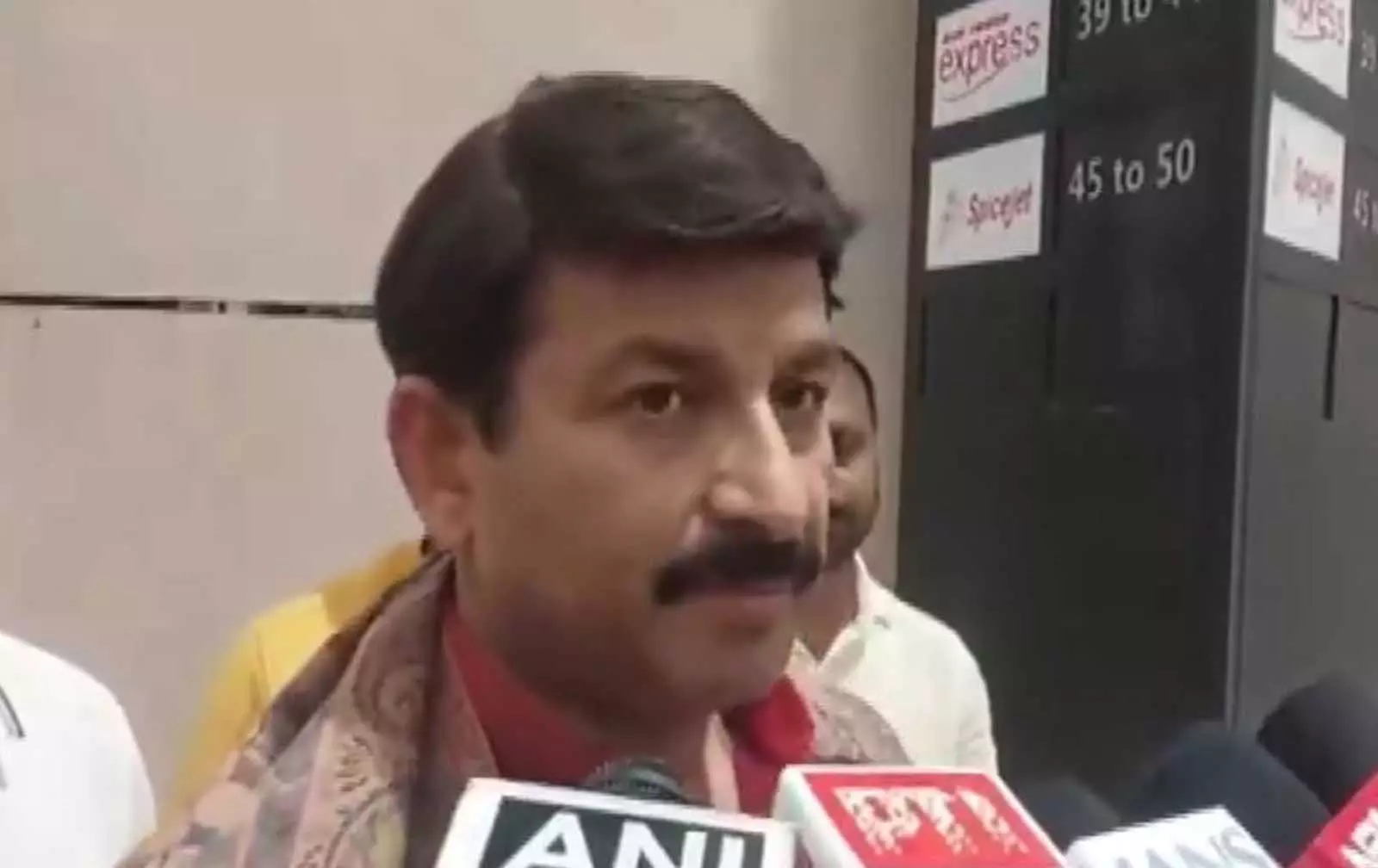 Manoj Tiwari ने कानून व्यवस्था पर टिप्पणी की Manoj Tiwari ने कानून व्यवस्था पर टिप्पणी की