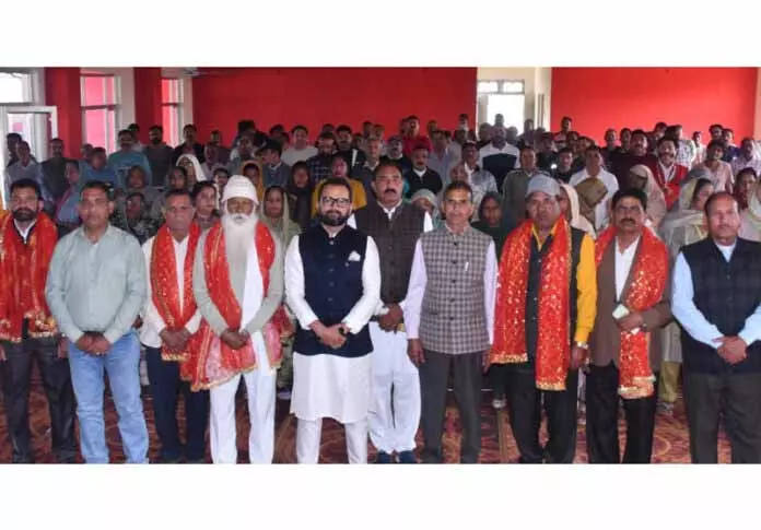 Chhamb के लोगों ने अनसुलझे ज़मीन और बॉर्डर के मुद्दों पर बड़े पैमाने पर विरोध प्रदर्शन की चेतावनी दी Chhamb के लोगों ने अनसुलझे ज़मीन और बॉर्डर के मुद्दों पर बड़े पैमाने पर विरोध प्रदर्शन की चेतावनी दी