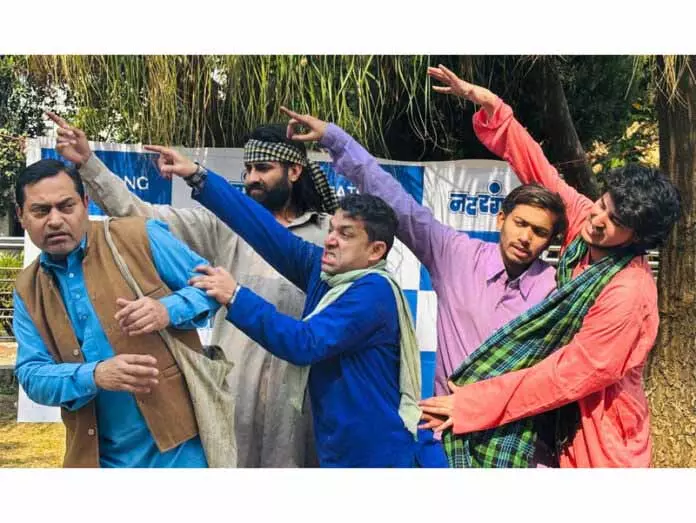 Natarang ने हिंदी नाटक ‘आग’ का मंचन किया Natarang ने हिंदी नाटक ‘आग’ का मंचन किया