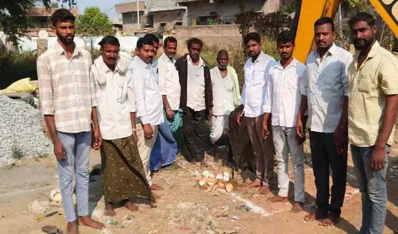 Rayapol में आंगनवाड़ी केंद्र का भूमि पूजन Rayapol में आंगनवाड़ी केंद्र का भूमि पूजन