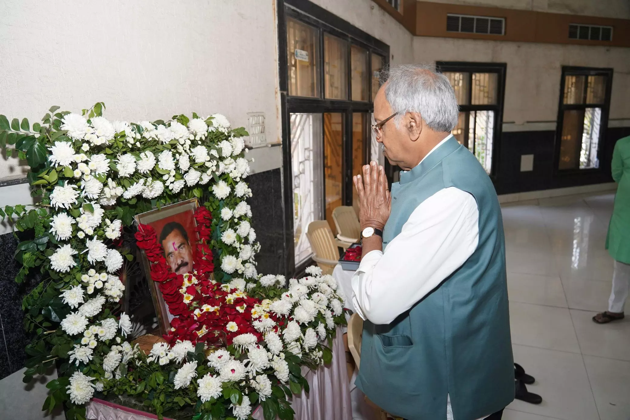 कांग्रेस नेता सुरेश सिंह ठाकुर के शोकसभा में शामिल हुए सांसद बृजमोहन अग्रवाल कांग्रेस नेता सुरेश सिंह ठाकुर के शोकसभा में शामिल हुए सांसद बृजमोहन अग्रवाल
