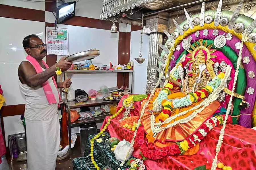 Durgambika देवी मेला उत्सव: शहर की रक्षा करने वाली देवी की भक्ति Durgambika देवी मेला उत्सव: शहर की रक्षा करने वाली देवी की भक्ति