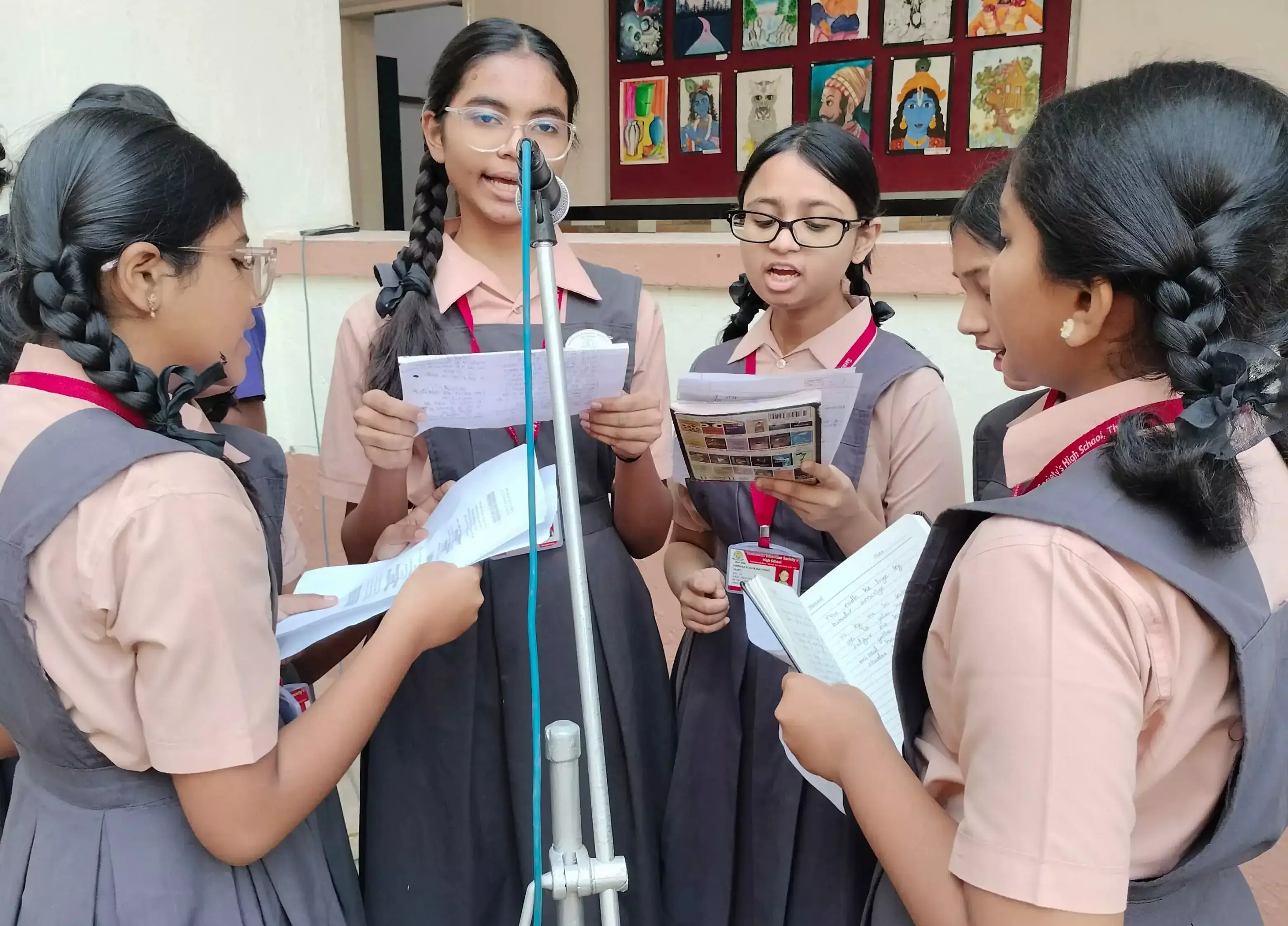 Mumbai: ठाणे की शालाओं में देशभक्ति गीतों ने जगाई नई ऊर्जा Mumbai: ठाणे की शालाओं में देशभक्ति गीतों ने जगाई नई ऊर्जा
