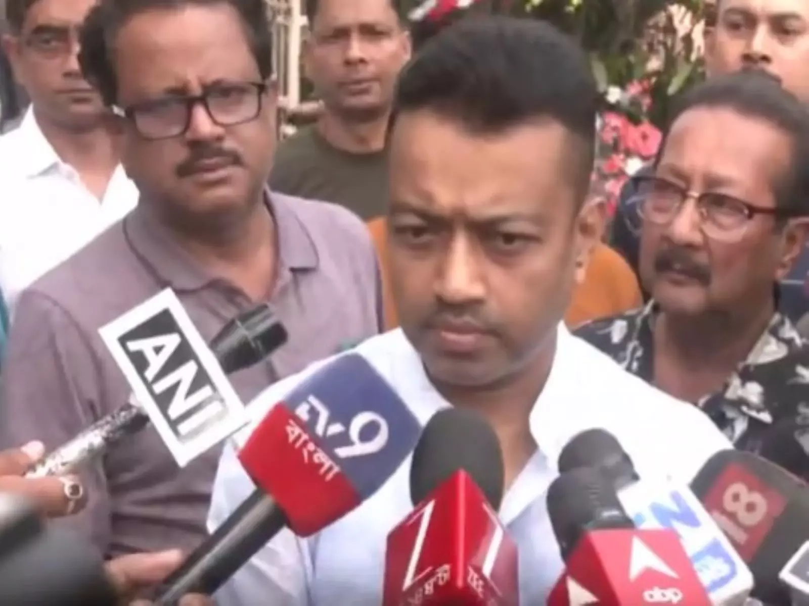 TMC के सुभ्रांशु रॉय ने अपने पिता मुकुल रॉय के निधन पर यह बात कही TMC के सुभ्रांशु रॉय ने अपने पिता मुकुल रॉय के निधन पर यह बात कही