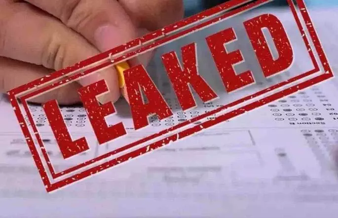 Paper leak में कोचिंग सेंटर का ड्राइवर भी गिरफ्तार Paper leak में कोचिंग सेंटर का ड्राइवर भी गिरफ्तार