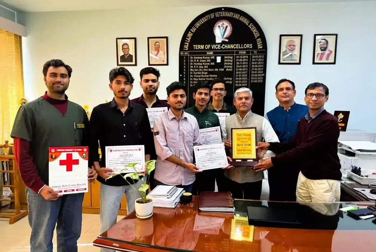Hisar: रेडक्रॉस कैंप में लुवास टीम ने दिखाया उत्कृष्ट समन्वय Hisar: रेडक्रॉस कैंप में लुवास टीम ने दिखाया उत्कृष्ट समन्वय