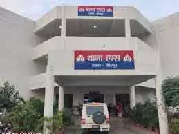 गोरखपुर में AIIMS डॉक्टर ने छेड़छाड़ और नस्ली टिप्पणी का आरोप लगाया गोरखपुर में AIIMS डॉक्टर ने छेड़छाड़ और नस्ली टिप्पणी का आरोप लगाया
