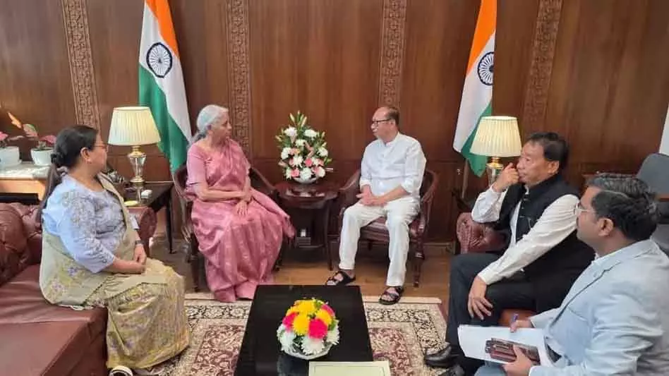 मणिपुर के CM खेमचंद ने केंद्रीय वित्त मंत्री सीतारमण से की पहली बैठक मणिपुर के CM खेमचंद ने केंद्रीय वित्त मंत्री सीतारमण से की पहली बैठक