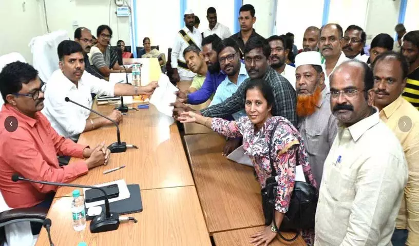 सभी डेस्क journalists को मान्यता कार्ड देने के लिए धरना सभी डेस्क journalists को मान्यता कार्ड देने के लिए धरना