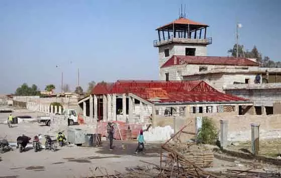 Syria डीर एज़ोर एयरपोर्ट पर मरम्मत कर रहा है, उड़ानें जल्द हो सकती हैं Syria डीर एज़ोर एयरपोर्ट पर मरम्मत कर रहा है, उड़ानें जल्द हो सकती हैं