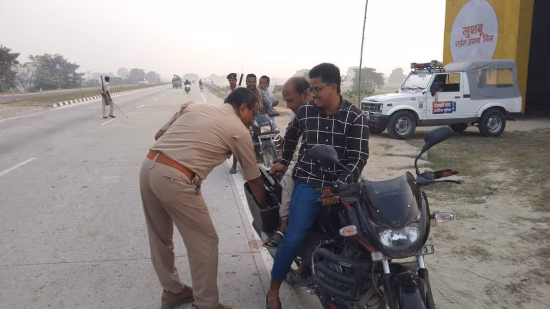 East Medinipur: पूर्व मेदिनीपुर में विशेष पुलिस अभियान, अवैध वाहनों पर शिकंजा East Medinipur: पूर्व मेदिनीपुर में विशेष पुलिस अभियान, अवैध वाहनों पर शिकंजा