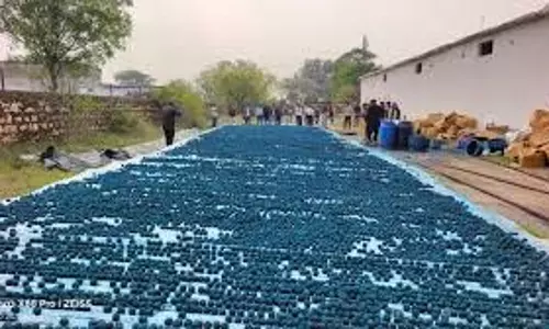 Rajasthan: अवैध पटाखा फैक्ट्रियों पर कार्रवाई,40 करोड़ के विस्फोटक जब्त Rajasthan: अवैध पटाखा फैक्ट्रियों पर कार्रवाई,40 करोड़ के विस्फोटक जब्त