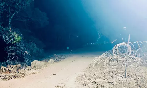 लाल आतंक का अंधेरा छंटा, नक्सलियों का सेफ एरिया गोगुंडा में पहली बार जला बल्ब
