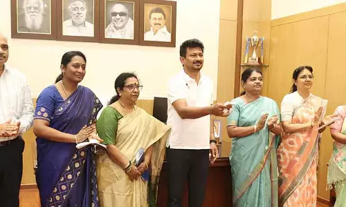 Tamil Nadu : उदयनिधि स्टालिन ने महिलाओं के लिए शिकायत दर्ज करने के लिए वेबसाइट लॉन्च की Tamil Nadu : उदयनिधि स्टालिन ने महिलाओं के लिए शिकायत दर्ज करने के लिए वेबसाइट लॉन्च की