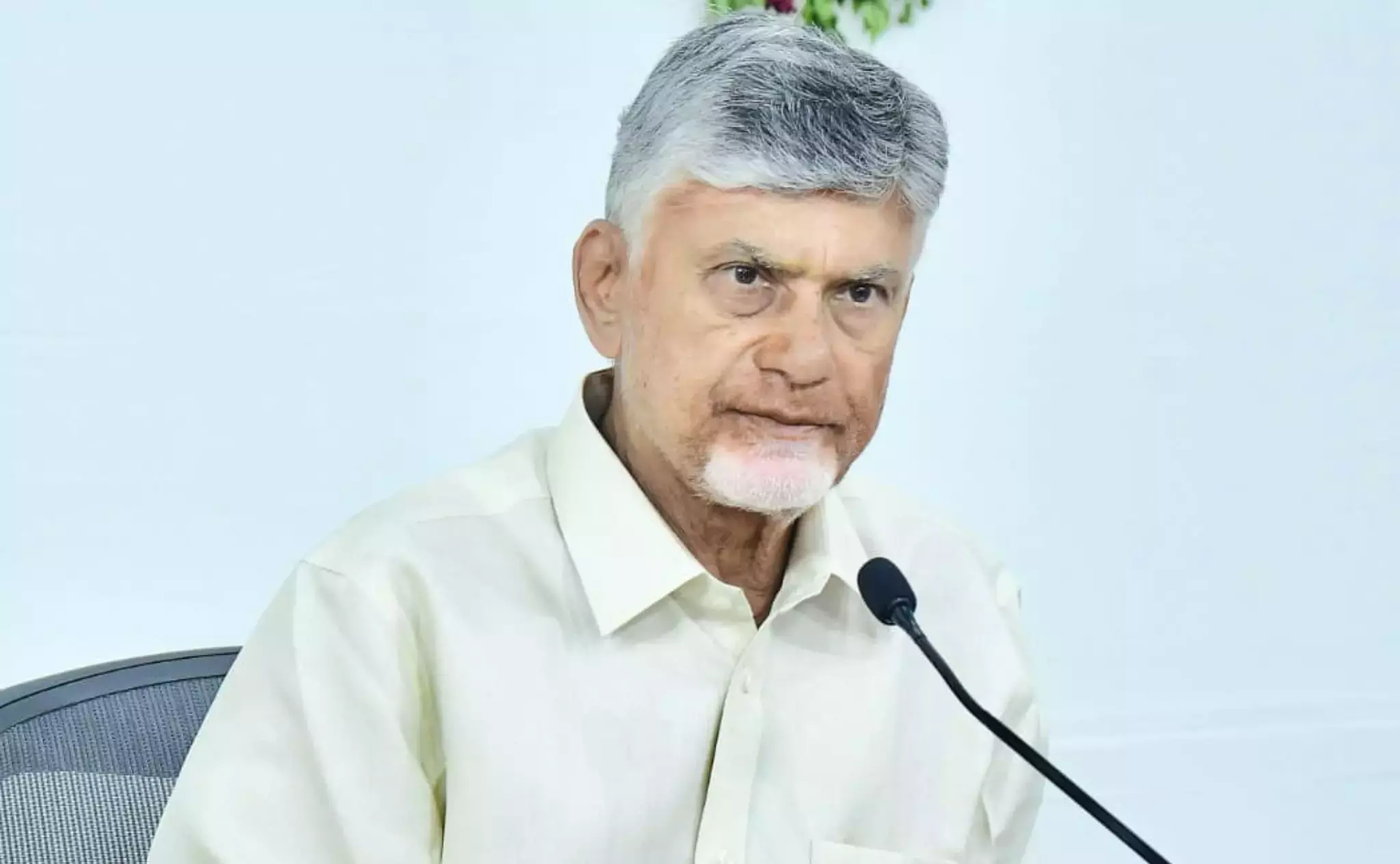 आंध्र प्रदेश के CM ने स्टाफ के लिए परफॉर्मेंस-लिंक्ड वेटेज और मंथली साइटेशन की मांग की