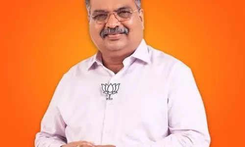 रवींद्र चव्हाण ने महाराष्ट्र में घोषित की नई राज्य कार्यकारिणी, उपाध्यक्ष से मुख्य प्रवक्ता तक पदों का ऐलान रवींद्र चव्हाण ने महाराष्ट्र में घोषित की नई राज्य कार्यकारिणी, उपाध्यक्ष से मुख्य प्रवक्ता तक पदों का ऐलान