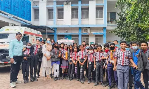 MP : पीएम श्री केंद्रीय विद्यालय के छात्रों ने कसरावद कम्युनिटी हेल्थ सेंटर का दौरा किया
