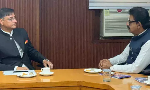 Indore : पीएम के सलाहकार ने शहर की जीडीपी दोगुनी करने की पहल की सराहना की Indore : पीएम के सलाहकार ने शहर की जीडीपी दोगुनी करने की पहल की सराहना की