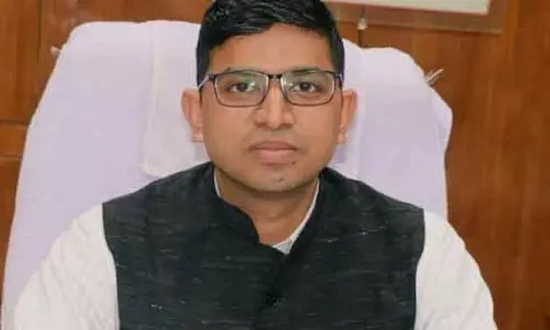 Indore : आईएमसी कमिश्नर ने वार्ड 62 के सफाई अधिकारी को सस्पेंड किया Indore : आईएमसी कमिश्नर ने वार्ड 62 के सफाई अधिकारी को सस्पेंड किया