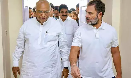 Bhopal : राहुल गांधी, खड़गे आज किसान पंचायत में किसानों से मिलेंगे Bhopal : राहुल गांधी, खड़गे आज किसान पंचायत में किसानों से मिलेंगे
