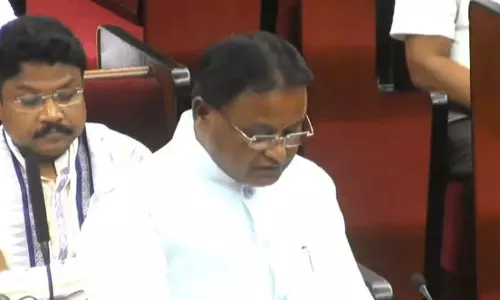 ओडिशा ने 77 अवैध बांग्लादेशी प्रवासियों की पहचान की, ज़्यादातर को वापस भेजा गया: CM Majhi ओडिशा ने 77 अवैध बांग्लादेशी प्रवासियों की पहचान की, ज़्यादातर को वापस भेजा गया: CM Majhi