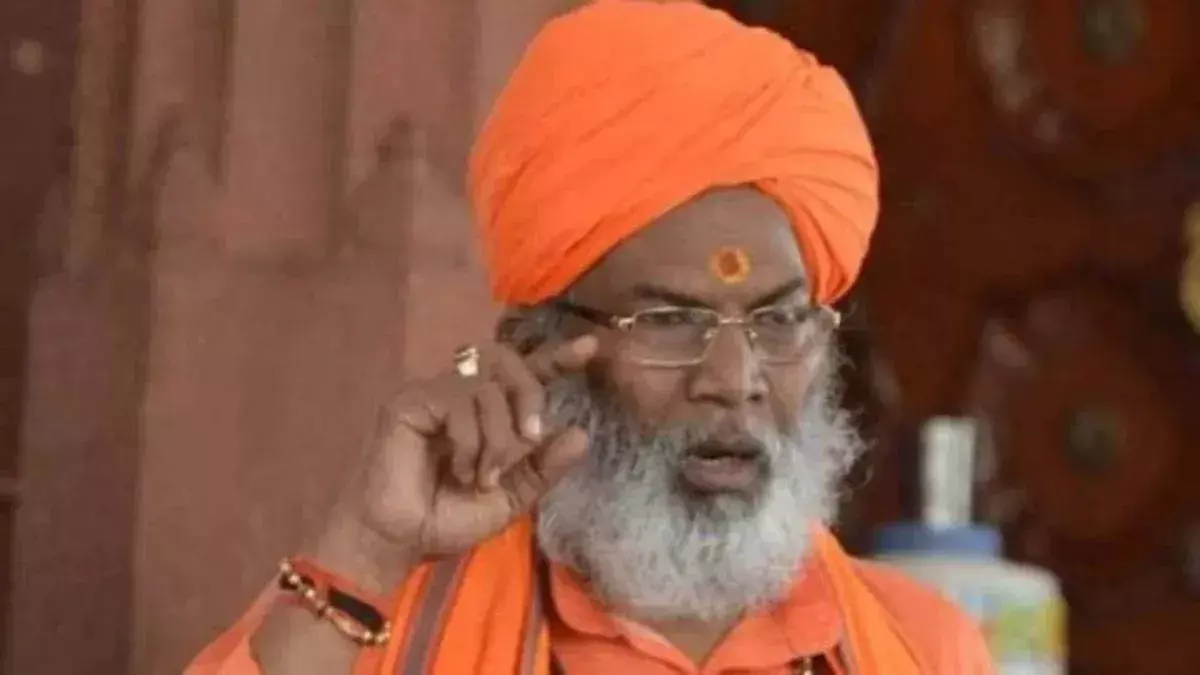 Lucknow: भाजपा सांसद के बयान से विवाद, यूजीसी पर तीखी टिप्पणी