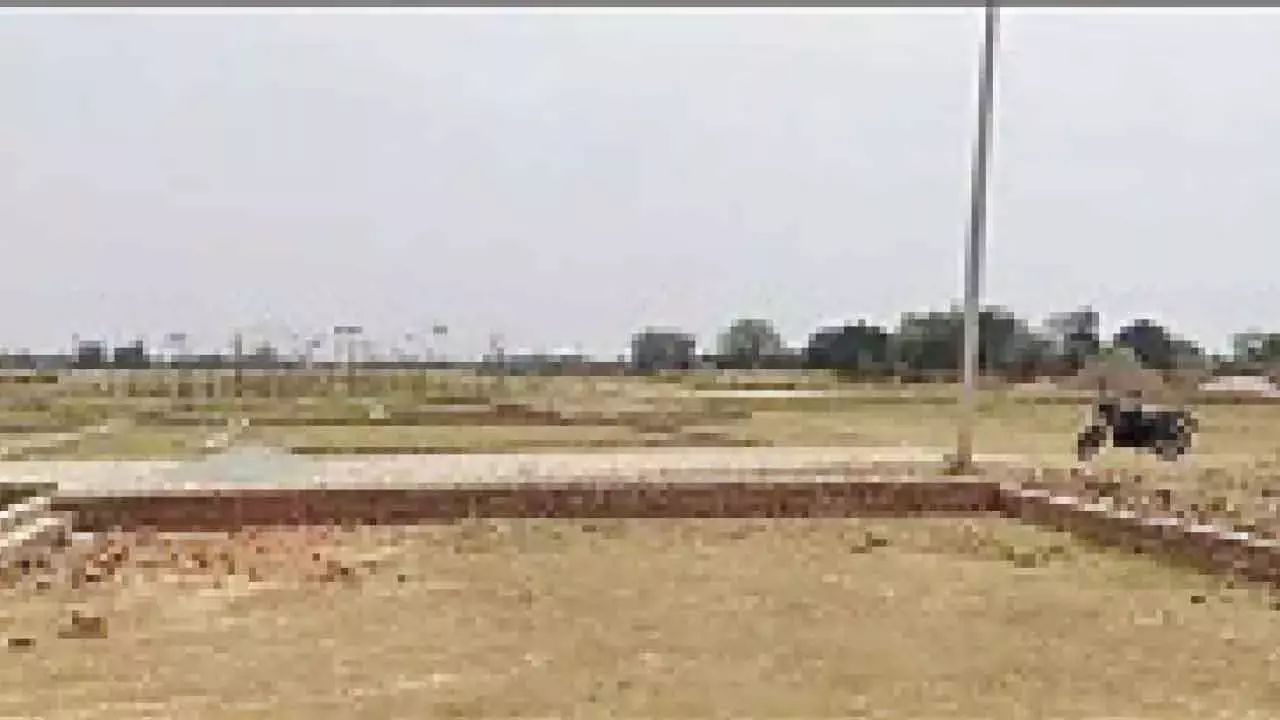Telangana: हाउसिंग बोर्ड की ज़मीन की नीलामी से 34.27 करोड़ रुपये मिले Telangana: हाउसिंग बोर्ड की ज़मीन की नीलामी से 34.27 करोड़ रुपये मिले