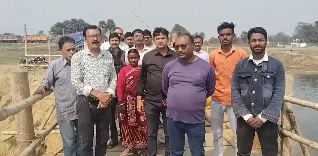 Asansol: दामोदर नदी पर ब्रिज की मांग बनेगा चुनावी मुद्दा Asansol: दामोदर नदी पर ब्रिज की मांग बनेगा चुनावी मुद्दा