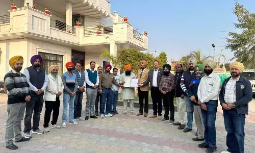 अन्यायपूर्ण TET नियम के खिलाफ राज्य भर में शिक्षकों का विरोध प्रदर्शन