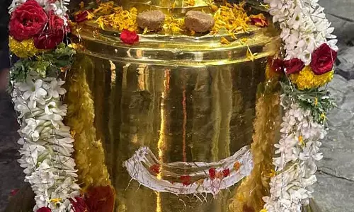 Karnataka : श्रीशैल मल्लिकार्जुन मंदिर में 151 किलो का घंटा चढ़ाया गया