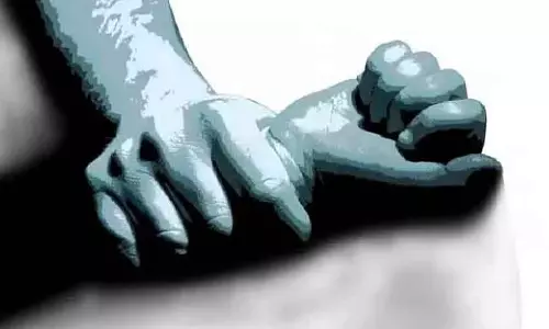 Karnataka : स्टूडेंट से रेप गेस्ट टीचर अरेस्ट Karnataka : स्टूडेंट से रेप गेस्ट टीचर अरेस्ट