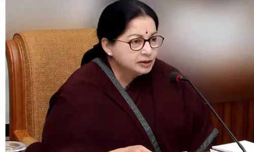 पूर्व मुख्यमंत्री Jayalalithaa को उनकी जयंती पर भावभीनी श्रद्धांजलि दी गई पूर्व मुख्यमंत्री Jayalalithaa को उनकी जयंती पर भावभीनी श्रद्धांजलि दी गई