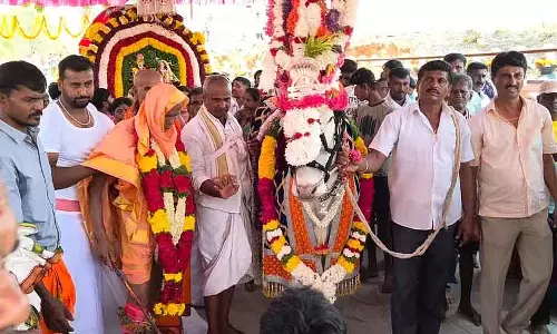 Kanakapura : शिवनहल्ली शिव शंकर मठ में मेला Kanakapura : शिवनहल्ली शिव शंकर मठ में मेला