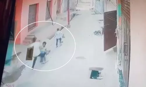 दिनदहाड़े मर्डर का LIVE वीडियो...CCTV में कैद हुए हमलावर