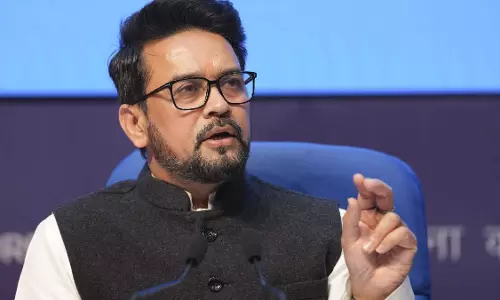 New Delhi: अनुराग ठाकुर के बयान से सियासत गरम, कांग्रेस पर तीखा हमला