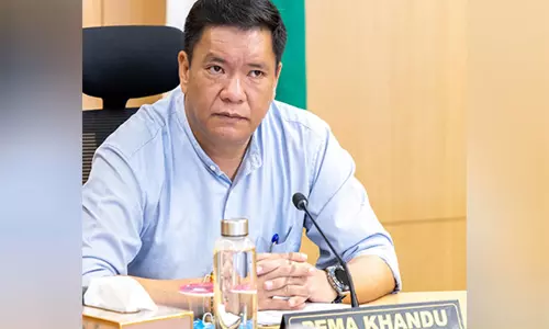 CM पेमा खांडू ने दिल्ली में तीन महिलाओं के साथ हुए शर्मनाक नस्लीय दुर्व्यवहार की निंदा की CM पेमा खांडू ने दिल्ली में तीन महिलाओं के साथ हुए शर्मनाक नस्लीय दुर्व्यवहार की निंदा की
