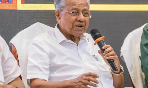Pinarayi Vijayan ने राज्यपाल की मांग पर कहा- पत्र पर विचार की जरूरत नहीं