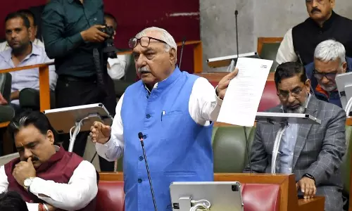 Haryana विधानसभा में हायरिंग का मुद्दा गरमाया कांग्रेस विधायकों ने वॉकआउट किया Haryana विधानसभा में हायरिंग का मुद्दा गरमाया कांग्रेस विधायकों ने वॉकआउट किया