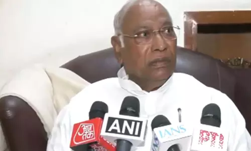 Congress कायर नहीं है: मल्लिकार्जुन खर्गे ने युवा कांग्रेस प्रमुख उदय चिब की गिरफ्तारी की निंदा की