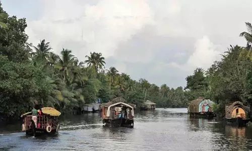 Kerala का नाम बदलकर केरलम किया जाएगा, राज्य चुनाव से पहले आज बड़ा फैसला हो सकता Kerala का नाम बदलकर केरलम किया जाएगा, राज्य चुनाव से पहले आज बड़ा फैसला हो सकता