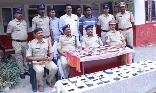 Nalgonda पुलिस ने संचार से परे मोबाइल फोन की भूमिका पर ज़ोर दिया