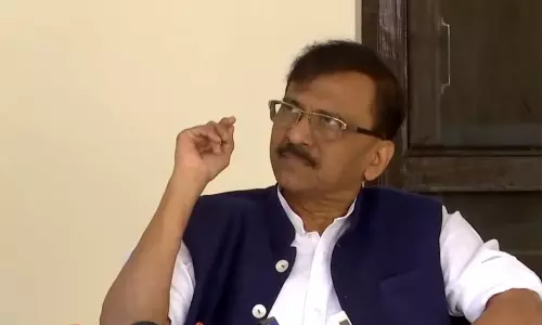 Sanjay Raut ने राजगोपालाचारी की प्रतिमा के अनावरण को लेकर केंद्र सरकार पर निशाना साधा Sanjay Raut ने राजगोपालाचारी की प्रतिमा के अनावरण को लेकर केंद्र सरकार पर निशाना साधा