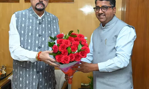 राज्यपाल डेका से कुलपतियों ने भेंट की राज्यपाल डेका से कुलपतियों ने भेंट की