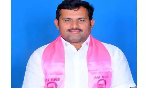 BRS नेता लकवत गिरिबाबू ने किसानों को आश्वासन देने में देरी के लिए सरकार की आलोचना की